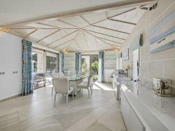 2104-360383-b952a8cbdbc2fd66601ce91bb265b9cce