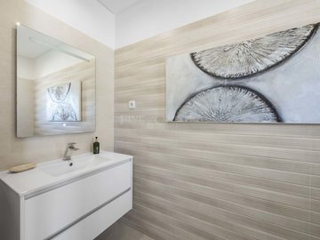 2104-360872-b952a8cbdbc2fd66601ce91bb265b9cce