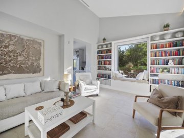 2104-363593-b952a8cbdbc2fd66601ce91bb265b9cce