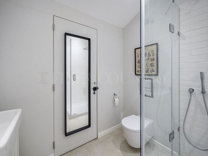 Image No.28-4 Bed Property for sale