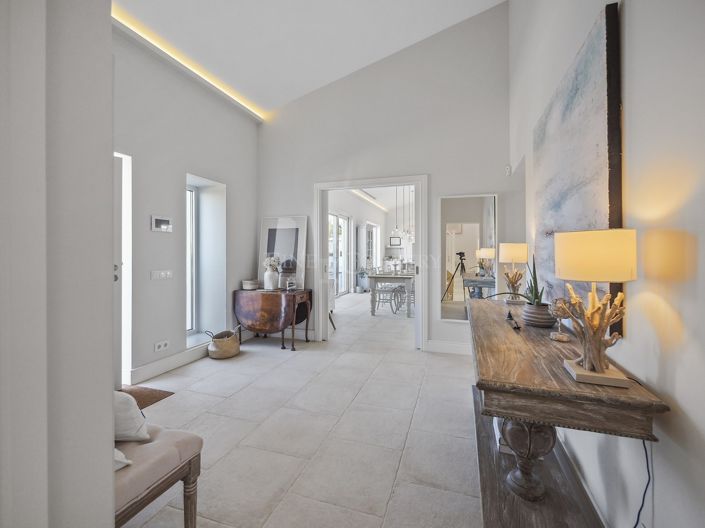 Image No.4-4 Bed Property for sale