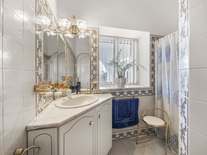 Image No.13-3 Bed Property for sale