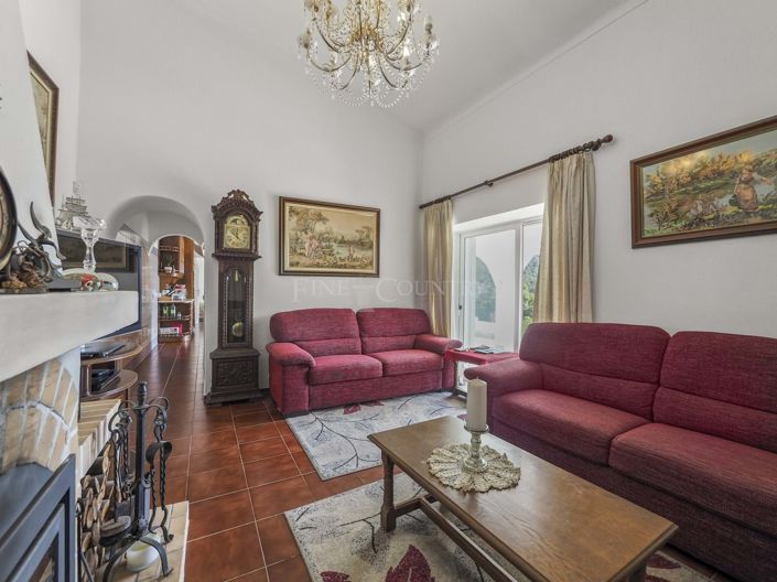 Image No.17-3 Bed Property for sale