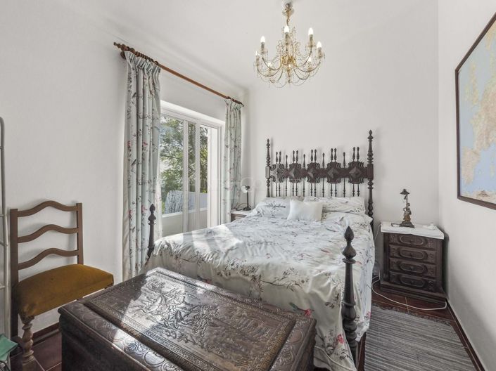 Image No.20-3 Bed Property for sale