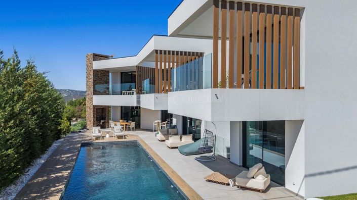 Image No.1-4 Bed Villa for sale