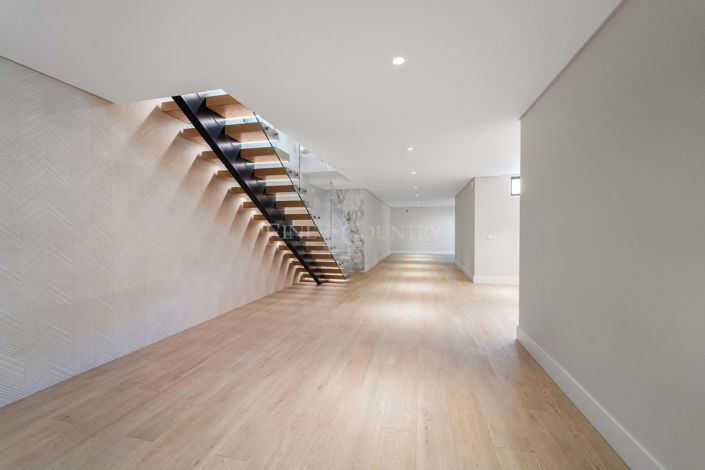 Image No.54-4 Bed Villa for sale