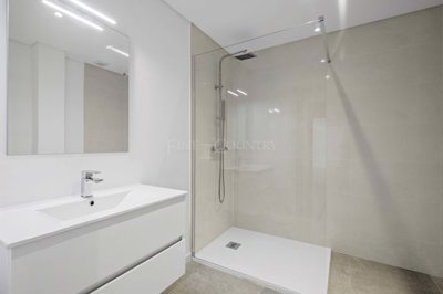 2104-353508-b952a8cbdbc2fd66601ce91bb265b9cce