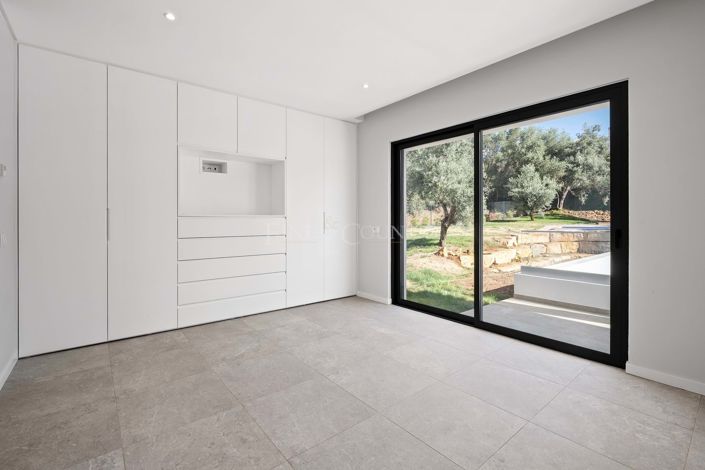 Image No.24-4 Bed Villa for sale