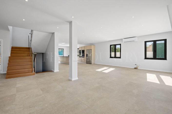 Image No.34-4 Bed Villa for sale