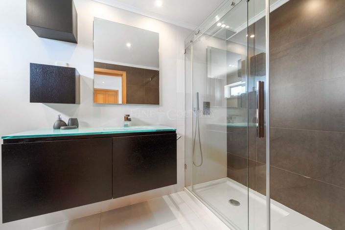 Image No.10-1 Bed Apartment for sale