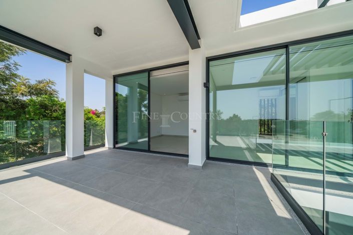 Image No.12-4 Bed Villa for sale