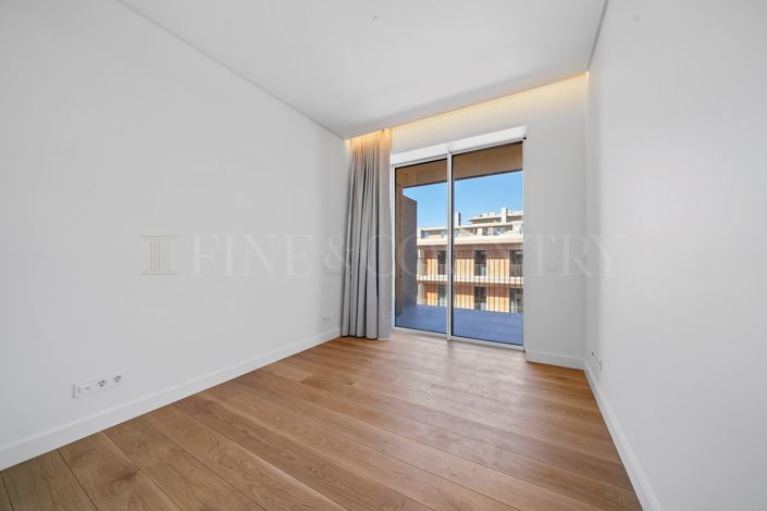 Image No.28-2 Bed Apartment for sale