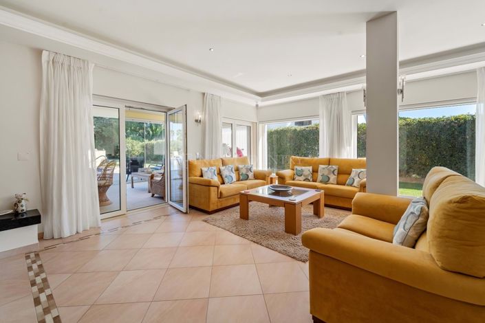 Image No.3-4 Bed Villa for sale