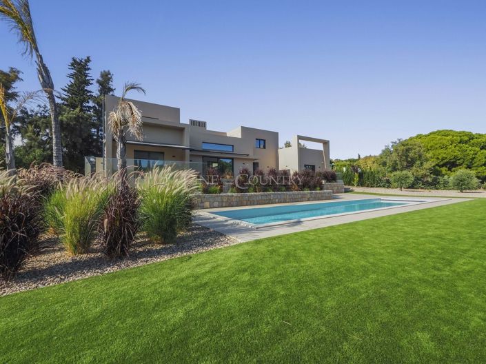 Image No.1-4 Bed Villa for sale