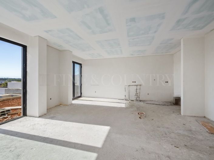 Image No.8-4 Bed Townhouse for sale