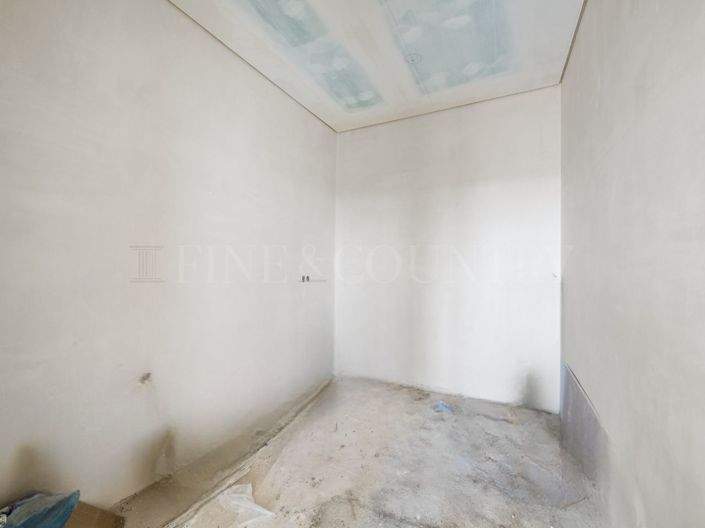 Image No.10-4 Bed Townhouse for sale