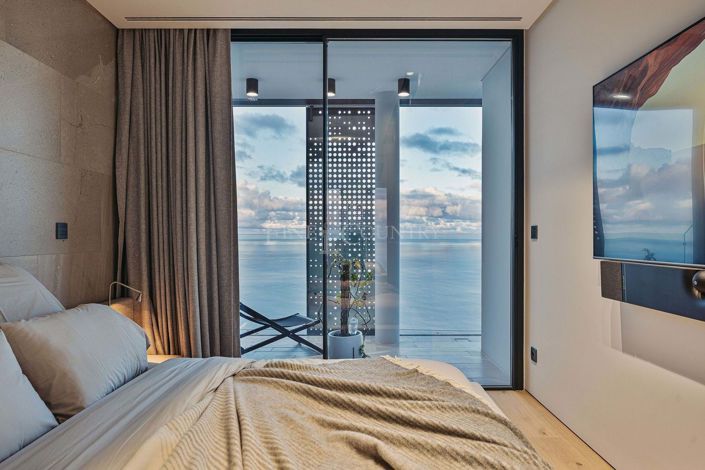 Image No.40-3 Bed Property for sale