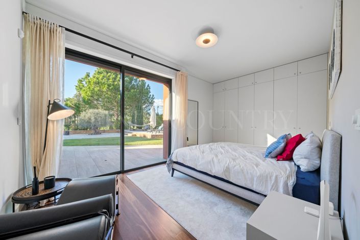 Image No.35-4 Bed Property for sale