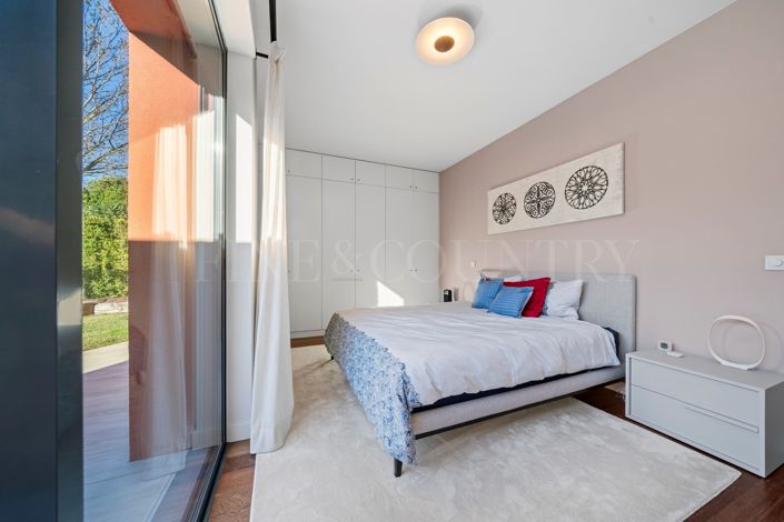Image No.36-4 Bed Property for sale