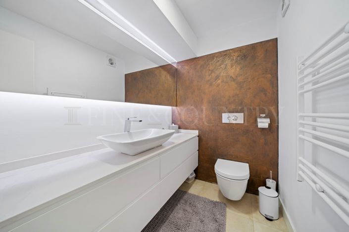 Image No.45-4 Bed Property for sale