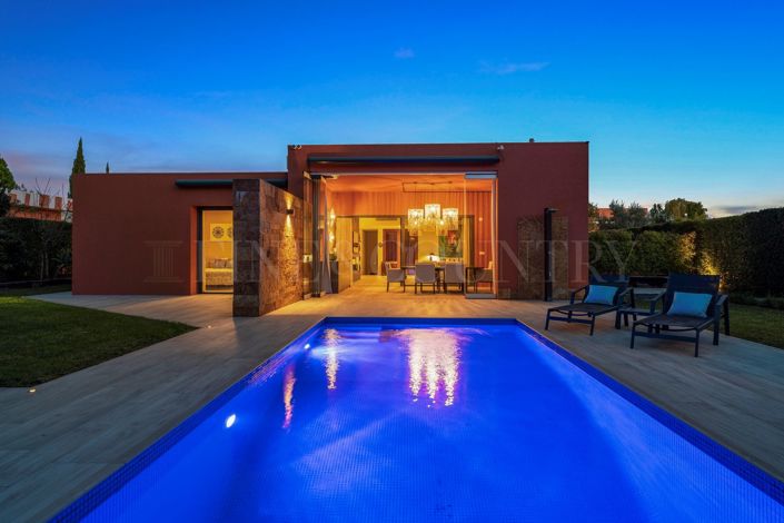 Image No.60-4 Bed Property for sale