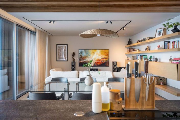 Image No.10-3 Bed Property for sale