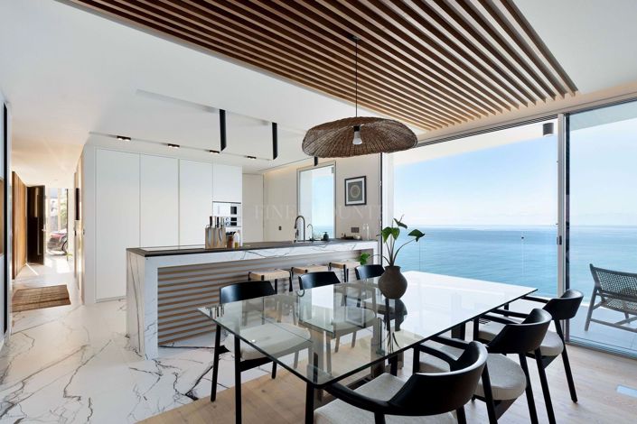 Image No.55-3 Bed Property for sale