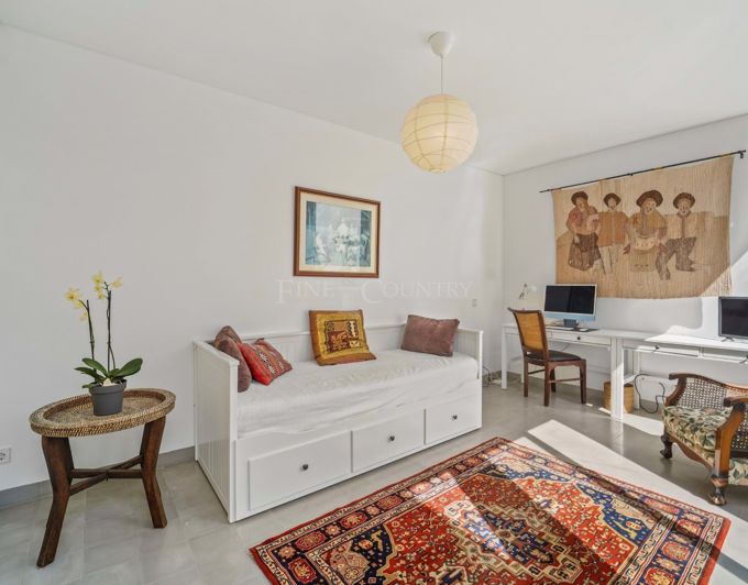 Image No.11-3 Bed Apartment for sale