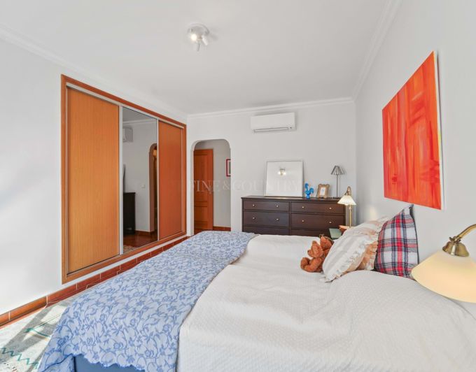 Image No.16-5 Bed Townhouse for sale