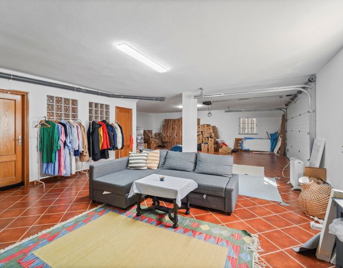 Image No.42-5 Bed Townhouse for sale