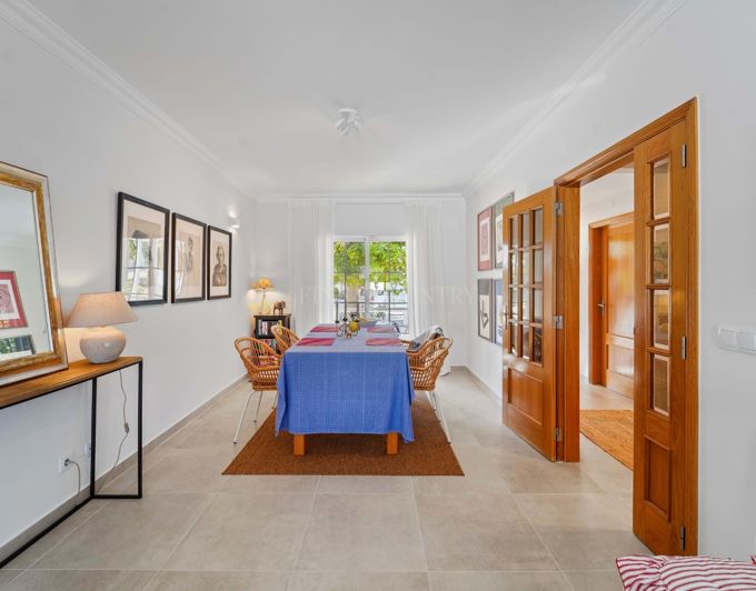 Image No.9-5 Bed Townhouse for sale