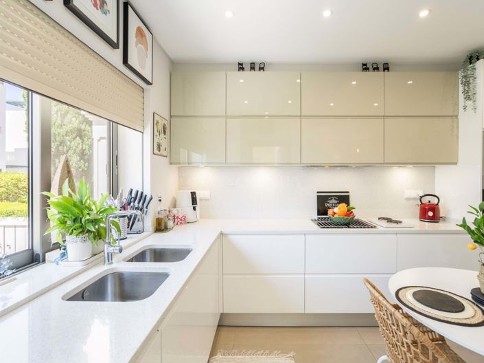 Image No.11-3 Bed Semi-Detached for sale