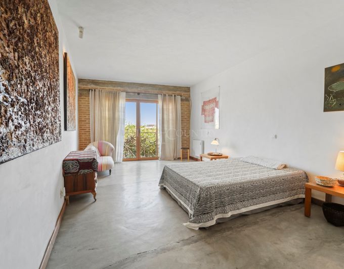 Image No.14-3 Bed Townhouse for sale