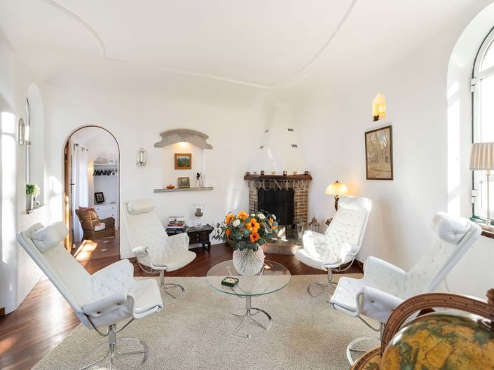 Image No.11-4 Bed Villa for sale