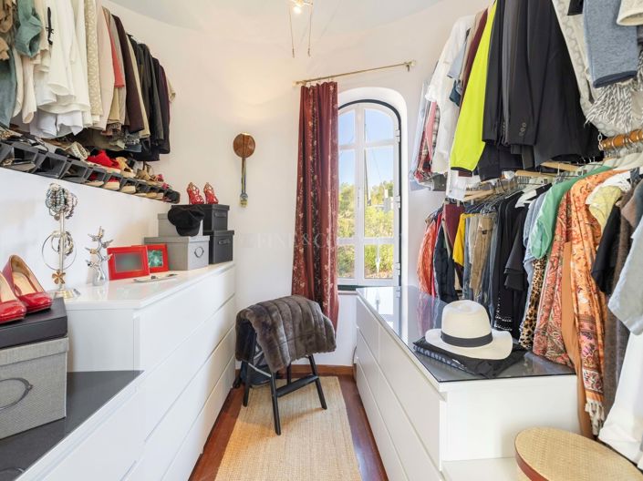 Image No.27-4 Bed Villa for sale