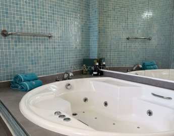 2104-360391-14d4e763c151089fe37f379b2f9be1ace