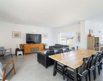 2104-360391-14d4e763c151089fe37f379b2f9be1ace