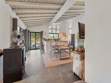 2104-360879-b952a8cbdbc2fd66601ce91bb265b9cce