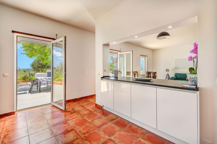 Image No.10-4 Bed Property for sale