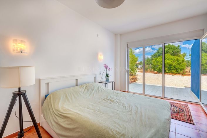 Image No.11-4 Bed Property for sale