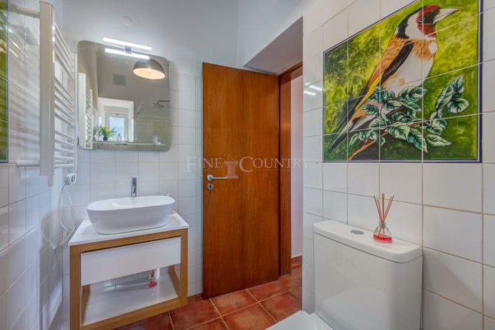 Image No.31-4 Bed Property for sale