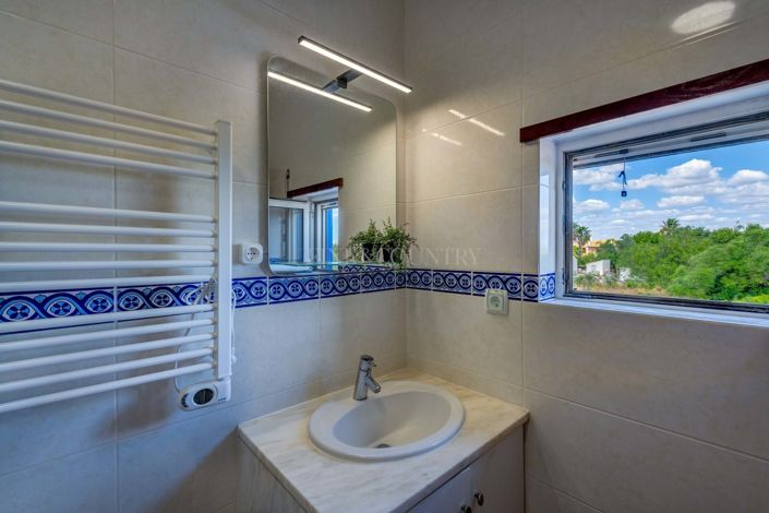 Image No.35-4 Bed Property for sale