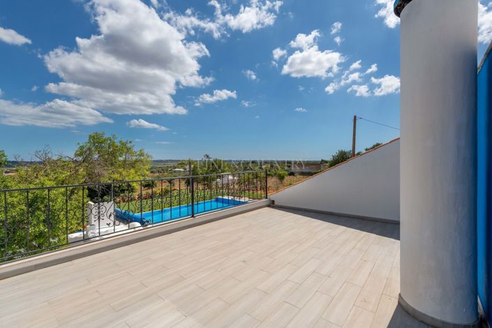 Image No.38-4 Bed Property for sale