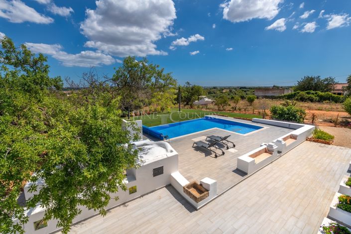 Image No.43-4 Bed Property for sale