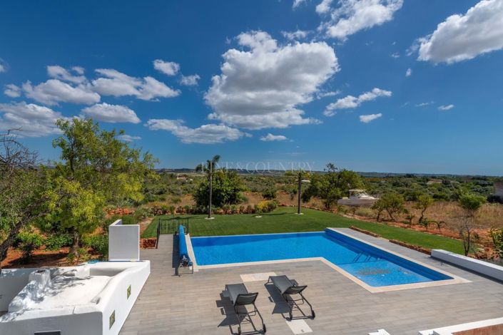 Image No.45-4 Bed Property for sale