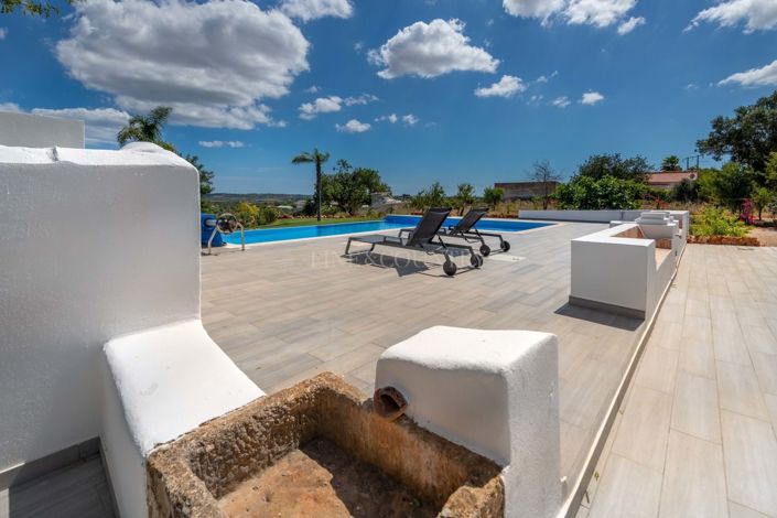 Image No.47-4 Bed Property for sale