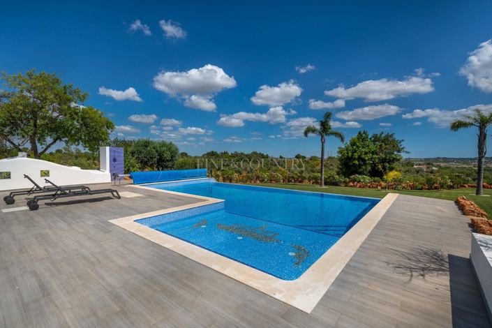 Image No.48-4 Bed Property for sale