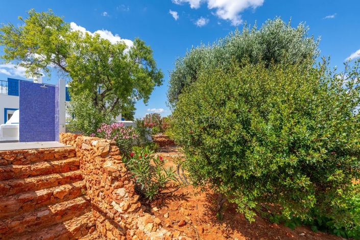 Image No.50-4 Bed Property for sale