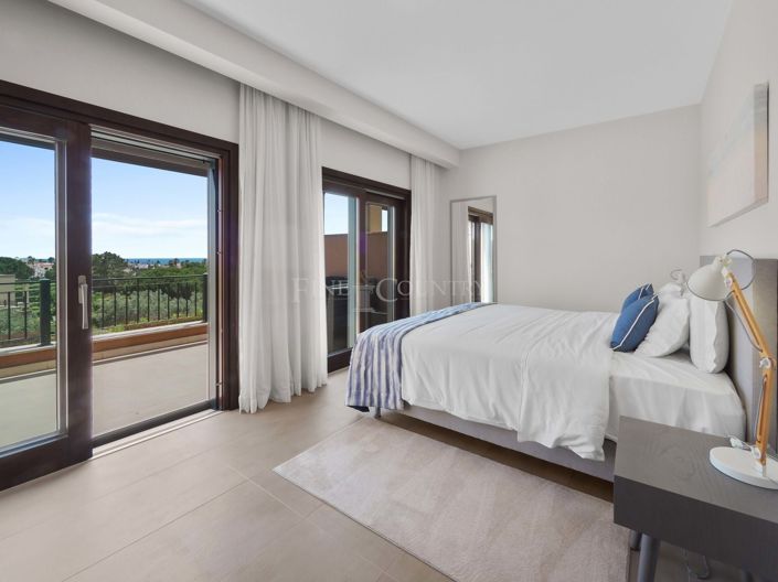 Image No.11-2 Bed Townhouse for sale