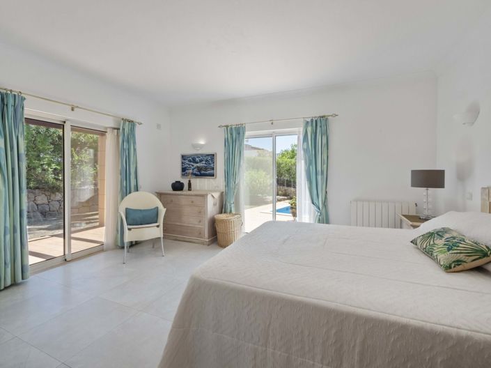 Image No.10-3 Bed Property for sale